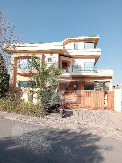 1 Kanal Non Furnished House