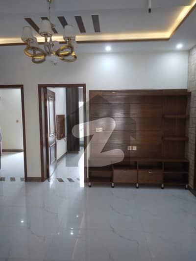 ڈریم گارڈنز فیز 1 ڈریم گارڈنز,ڈیفینس روڈ,لاہور میں 4 کمروں کا 5 مرلہ مکان 2.15 کروڑ میں برائے فروخت۔