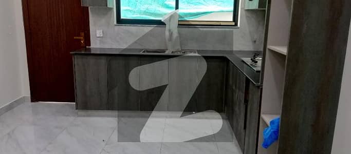 ڈیوائن گارڈنز لاہور میں 3 کمروں کا 8 مرلہ مکان 3.1 کروڑ میں برائے فروخت۔