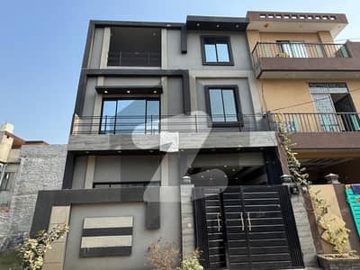 بسم اللہ ہاؤسنگ سکیم جی ٹی روڈ,لاہور میں 4 کمروں کا 5 مرلہ مکان 75.0 ہزار میں کرایہ پر دستیاب ہے۔