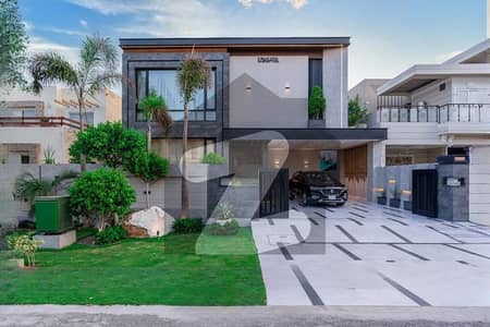 ڈی ایچ اے فیز 7 - بلاک آر فیز 7,ڈیفنس (ڈی ایچ اے),لاہور میں 6 کمروں کا 1 کنال مکان 6.15 کروڑ میں برائے فروخت۔