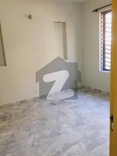 25x40 Upper Portion Available For Rent In G13