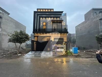 پارک ویو سٹی لاہور میں 3 کمروں کا 4 مرلہ مکان 1.15 کروڑ میں برائے فروخت۔ پارک ویو سٹی لاہور میں 3 کمروں کا 4 مرلہ مکان 1.15 کروڑ میں برائے فروخت۔