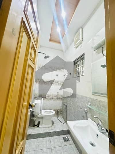 40/80 Upper Portion available for Rent in G13