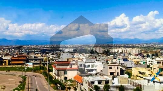 ڈی ایچ اے فیز 2 - سیکٹر سی ڈی ایچ اے ڈیفینس فیز 2,ڈی ایچ اے ڈیفینس,اسلام آباد میں 1 کنال رہائشی پلاٹ 4.5 کروڑ میں برائے فروخت۔