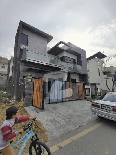 ایم پی سی ایچ ایس ۔ ملٹی گارڈنز بی ۔ 17,اسلام آباد میں 8 کمروں کا 10 مرلہ مکان 1.25 لاکھ میں کرایہ پر دستیاب ہے۔ ایم پی سی ایچ ایس ۔ ملٹی گارڈنز بی ۔ 17,اسلام آباد میں 8 کمروں کا 10 مرلہ مکان 1.25 لاکھ میں کرایہ پر دستیاب ہے۔