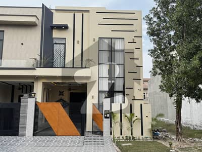 سٹی ہاؤسنگ سوسائٹی گوجرانوالہ میں 4 کمروں کا 5 مرلہ مکان 2.13 کروڑ میں برائے فروخت۔