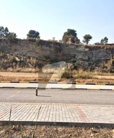 8 MARLA CORNER RESIDENTIAL PLOT FOR SALE