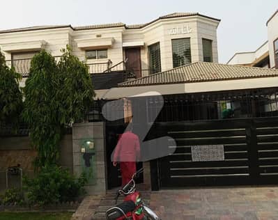 ڈی ایچ اے فیز 6 ڈیفنس (ڈی ایچ اے),لاہور میں 5 کمروں کا 1 کنال مکان 3.25 لاکھ میں کرایہ پر دستیاب ہے۔ ڈی ایچ اے فیز 6 ڈیفنس (ڈی ایچ اے),لاہور میں 5 کمروں کا 1 کنال مکان 3.25 لاکھ میں کرایہ پر دستیاب ہے۔