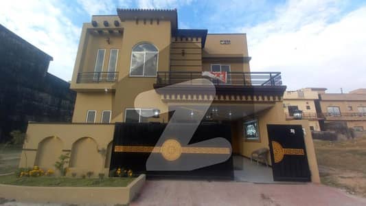 7 MARLA BOULAWARD DOUBLE UNIT HOUSE FOR SALE