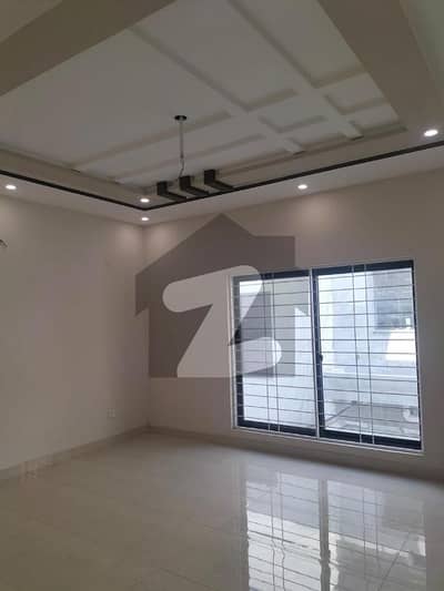 A Prime Location House Of 10 Marla In Lahore