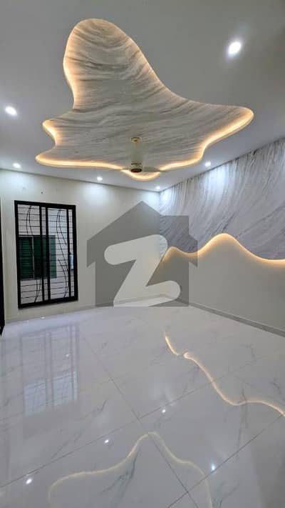 Premium 10 Marla Lower Portion for Rent in NESPAK Phase 3 Modern Features & Garage