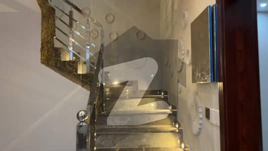 سٹی ہاؤسنگ سوسائٹی سیالکوٹ میں 4 کمروں کا 5 مرلہ مکان 2.33 کروڑ میں برائے فروخت۔