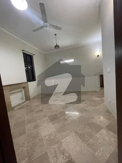 Upper Portion For Rent In Rs. 220000