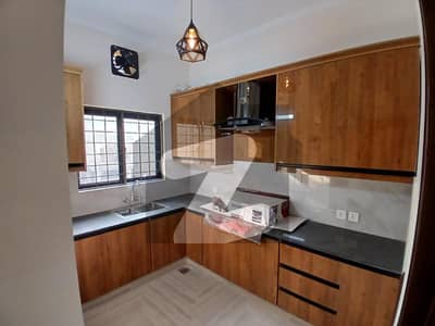 ویلینشیاء ہاؤسنگ سوسائٹی لاہور میں 4 کمروں کا 5 مرلہ مکان 2.85 کروڑ میں برائے فروخت۔