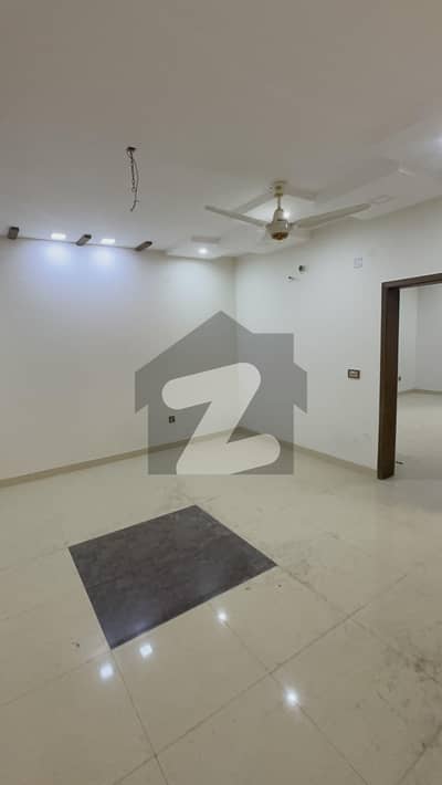 جوڈیشل کالونی لاہور میں 4 کمروں کا 5 مرلہ مکان 2.35 کروڑ میں برائے فروخت۔