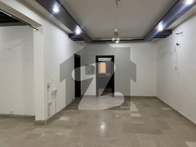 ایف ۔ 10 اسلام آباد میں 3 کمروں کا 1 کنال زیریں پورشن 1.6 لاکھ میں کرایہ پر دستیاب ہے۔