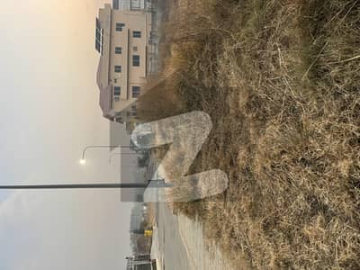 پارک انکلیو اسلام آباد میں 5 مرلہ رہائشی پلاٹ 1.2 کروڑ میں برائے فروخت۔