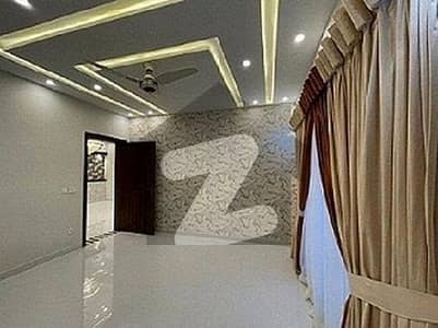 بحریہ ٹاؤن جاسمین بلاک بحریہ ٹاؤن سیکٹر سی,بحریہ ٹاؤن,لاہور میں 5 کمروں کا 10 مرلہ مکان 1.3 لاکھ میں کرایہ پر دستیاب ہے۔