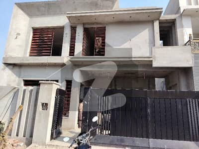 رائل آرچرڈ - بلاک جی رائل آرچرڈ,ملتان پبلک سکول روڈ,ملتان میں 5 کمروں کا 10 مرلہ مکان 2.6 کروڑ میں برائے فروخت۔