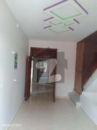 سبزہ زار سکیم لاہور میں 2 کمروں کا 5 مرلہ زیریں پورشن 46.0 ہزار میں کرایہ پر دستیاب ہے۔