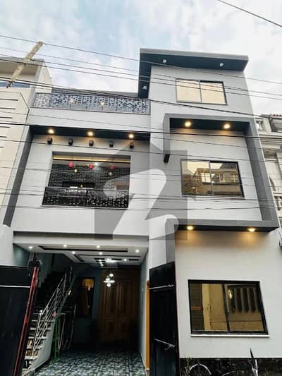 ارباب سبز علی خان ٹاؤن ایگزیکٹو لاجز ارباب سبز علی خان ٹاؤن,ورسک روڈ,پشاور میں 7 کمروں کا 5 مرلہ مکان 2.3 کروڑ میں برائے فروخت۔