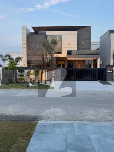 Lower Portion Locked - 1 Kanal Awesome Upper Portion On Top Location For Rent In DHA Phase 6 Lahore