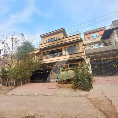 ائیرپورٹ ہاؤسنگ سوسائٹی - سیکٹر 4 ائیرپورٹ ہاؤسنگ سوسائٹی,راولپنڈی میں 7 کمروں کا 8 مرلہ مکان 2.7 کروڑ میں برائے فروخت۔