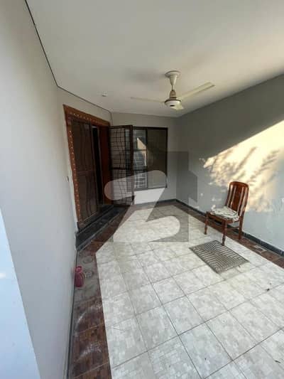 بحریہ ٹاؤن سیکٹرڈی بحریہ ٹاؤن,لاہور میں 3 کمروں کا 5 مرلہ مکان 1.79 کروڑ میں برائے فروخت۔