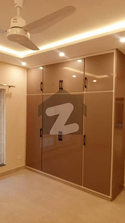 جی ۔ 13 اسلام آباد میں 3 کمروں کا 1 کنال بالائی پورشن 1.35 لاکھ میں کرایہ پر دستیاب ہے۔