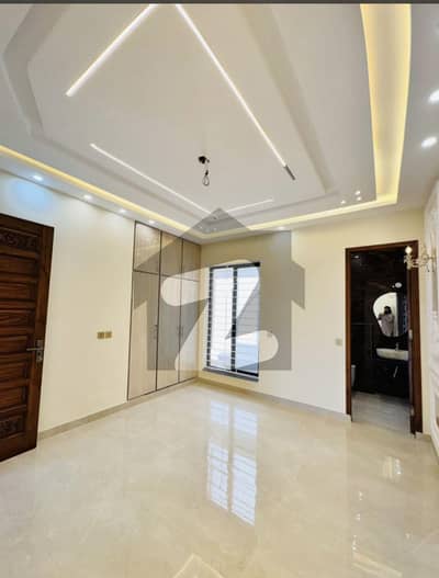 5'Marla Ultra Modern House For Sale Park View City Lahore