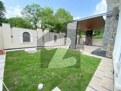 Elegant 6-Bedrooms Triple-Storey 600 Square Yards House For Rent In F-6 Rent 15 Lacs