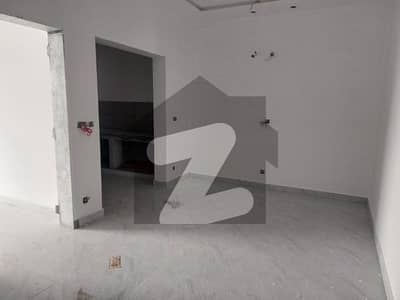 ویلینشیاء ہاؤسنگ سوسائٹی لاہور میں 2 کمروں کا 5 مرلہ بالائی پورشن 50.0 ہزار میں کرایہ پر دستیاب ہے۔