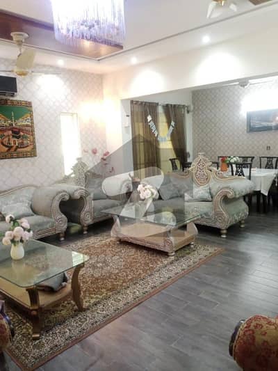 بحریہ ٹاؤن سیکٹر سی بحریہ ٹاؤن,لاہور میں 7 کمروں کا 1 کنال مکان 6.0 کروڑ میں برائے فروخت۔