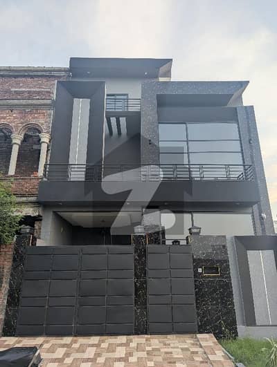 5 Marla Modern House Available For Sale At Reasonable Price In Master City Gujranwala 5 Marla Modern House Available For Sale At Reasonable Price In Master City Gujranwala