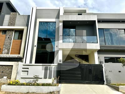 فیصل مارگلہ سٹی بی ۔ 17,اسلام آباد میں 4 کمروں کا 5 مرلہ مکان 2.8 کروڑ میں برائے فروخت۔