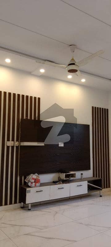 واپڈا سٹی ۔ بلاک سی واپڈا سٹی,فیصل آباد میں 5 کمروں کا 15 مرلہ مکان 5.35 کروڑ میں برائے فروخت۔