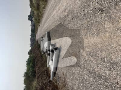 I-12/3 plot back to Nust road size 25x50 level plot