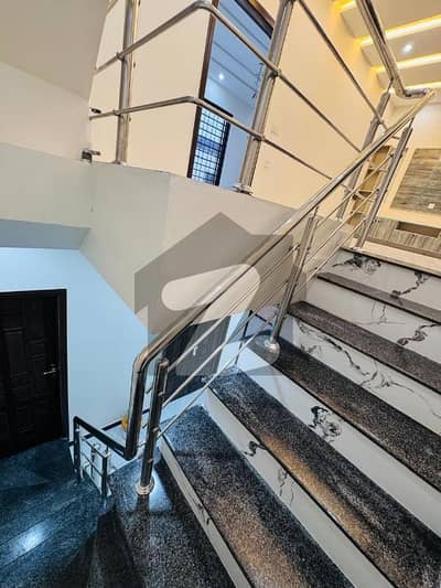 12 MARLA DOUBLE STORY HOUSE FOR SALE MILITARY ACCOUNT SOCIETY COLLEGE ROAD LAHORE