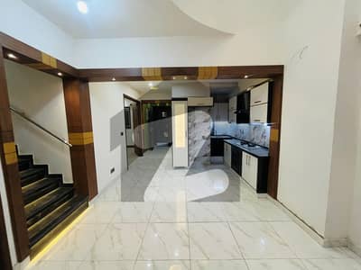 نارتھ ناظم آباد کراچی میں 3 کمروں کا 8 مرلہ فلیٹ 2.75 کروڑ میں برائے فروخت۔