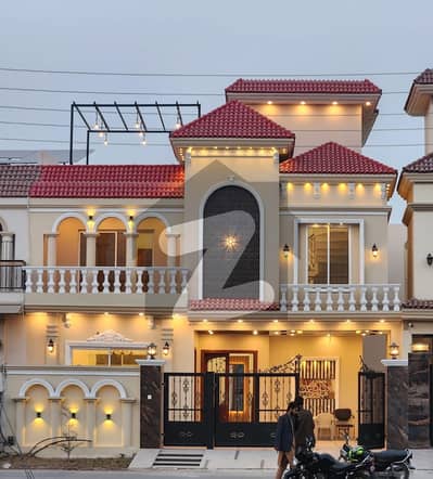 Modern Mediterranean Elevation with Classical Elements