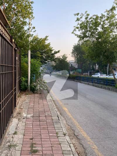 5 Marla Residential Plot for Sale in Bahria Town Phase 8 Block M (Prime Location)