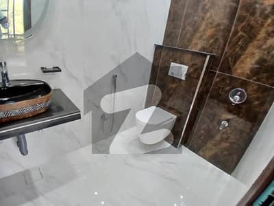 ایڈن ویلی فیصل آباد میں 3 کمروں کا 5 مرلہ مکان 2.65 کروڑ میں برائے فروخت۔