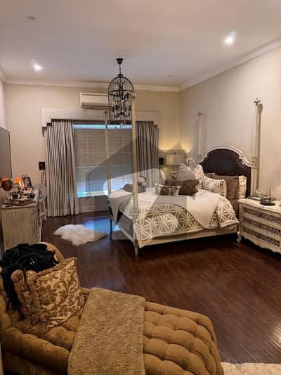 F-11 /3 2 Bed / Bath DD Tvl Kitchen Separate Gate