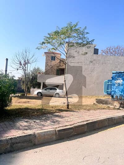 بحریہ ٹاؤن فیز 8 ۔ ابو بکر بلاک بحریہ ٹاؤن فیز 8 ۔ سفاری ویلی,بحریہ ٹاؤن فیز 8,بحریہ ٹاؤن راولپنڈی,راولپنڈی میں 7 مرلہ رہائشی پلاٹ 90.0 لاکھ میں برائے فروخت۔