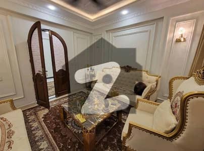 اَپر غزری غِزری,کراچی میں 2 کمروں کا 5 مرلہ فلیٹ 98.0 لاکھ میں برائے فروخت۔