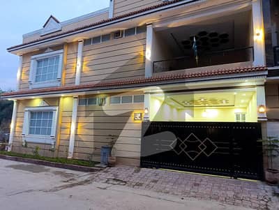 بنی گالہ اسلام آباد میں 10 مرلہ مکان 4.9 کروڑ میں برائے فروخت۔