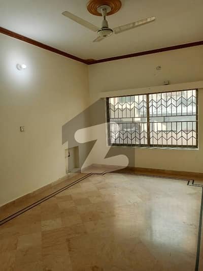 جی ۔ 9/4 جی ۔ 9,اسلام آباد میں 6 کمروں کا 10 مرلہ مکان 3.0 لاکھ میں کرایہ پر دستیاب ہے۔