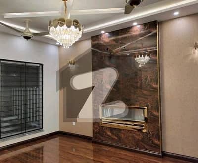 ڈریم گارڈنز فیز 1 ڈریم گارڈنز,ڈیفینس روڈ,لاہور میں 5 کمروں کا 10 مرلہ مکان 4.0 کروڑ میں برائے فروخت۔