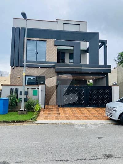 8 Marla Slightly Used House For Sale